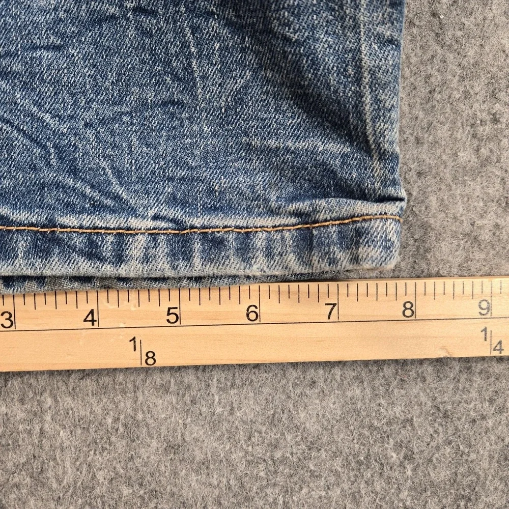 Levis Jeans Mens 34x32 (tag 34x34) Blue Wash Relaxed Straight Distressed Denim
